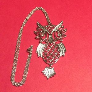 Silver tone owl necklace